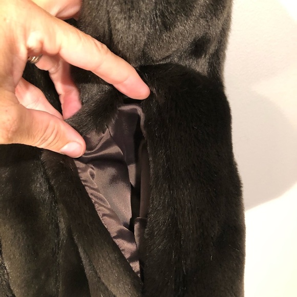 Ann Taylor LOFT Brown Faux Fur Vest Size XS - Picture 3 of 8